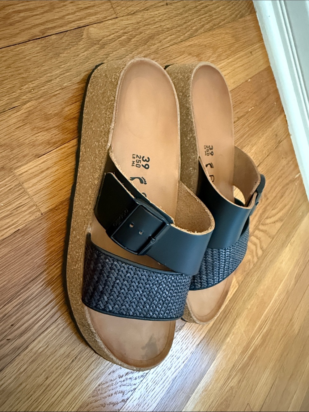 Papillio By Birkenstock Almina Womens Size 8 Shoes Black Leather Raffia Sandal - Picture 3 of 4